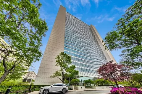 500 W Superior St #1609, Chicago, IL 60654