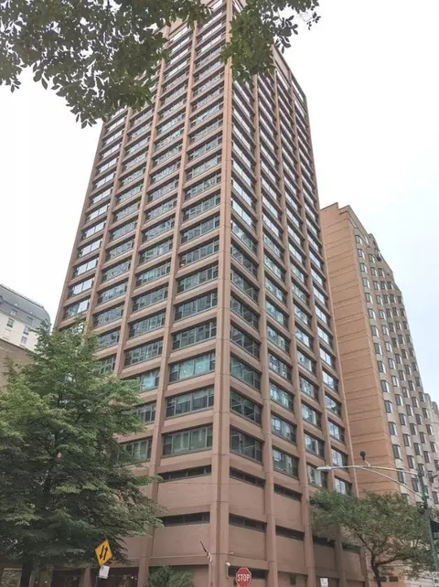 247 E Chestnut St #703, Chicago, IL 60611