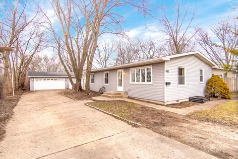 480 W Oak St, Coal City, IL 60416