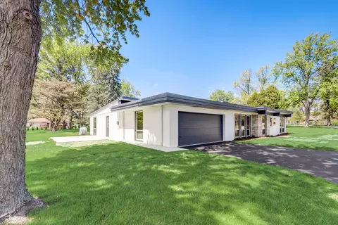 1 Rob Rd, Mount Prospect, IL 60056 photo 2
