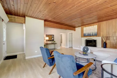 1 Rob Rd, Mount Prospect, IL 60056 photo 7