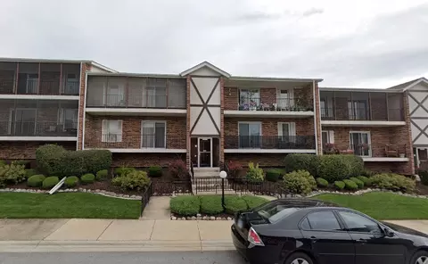 11273 Moraine Dr #H, Palos Hills, IL 60465