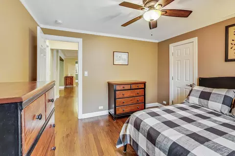 Bedroom - 604 S Pine St, Mount Prospect, IL 60056 photo 8 of 9