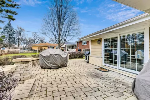 Exterior - 604 S Pine St, Mount Prospect, IL 60056 photo 8 of 11
