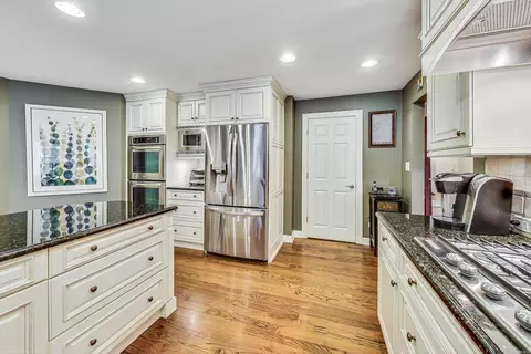 Kitchen - 604 S Pine St, Mount Prospect, IL 60056 photo 3 of 5