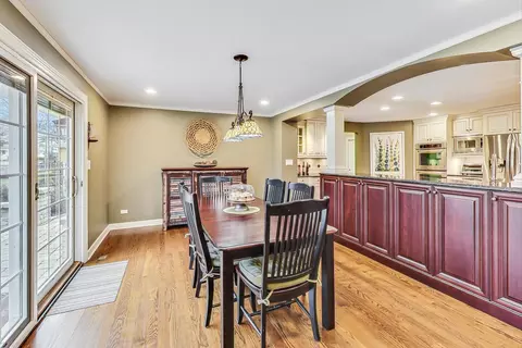 Dining - 604 S Pine St, Mount Prospect, IL 60056 photo 4 of 5