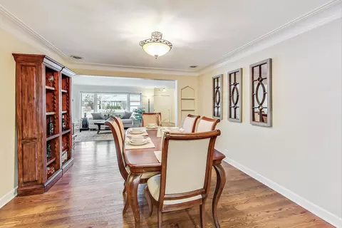 Dining - 604 S Pine St, Mount Prospect, IL 60056 photo 3 of 5