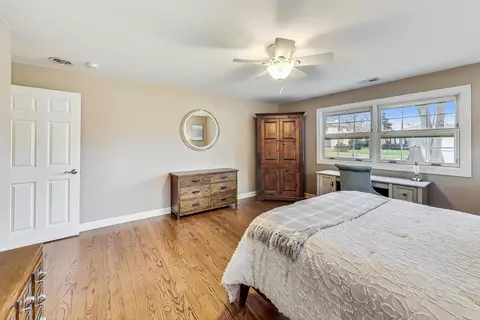 Bedroom - 604 S Pine St, Mount Prospect, IL 60056 photo 5 of 9