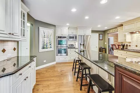 Kitchen - 604 S Pine St, Mount Prospect, IL 60056 photo 4 of 5