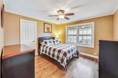 Bedroom - 604 S Pine St, Mount Prospect, IL 60056 photo 7 of 9