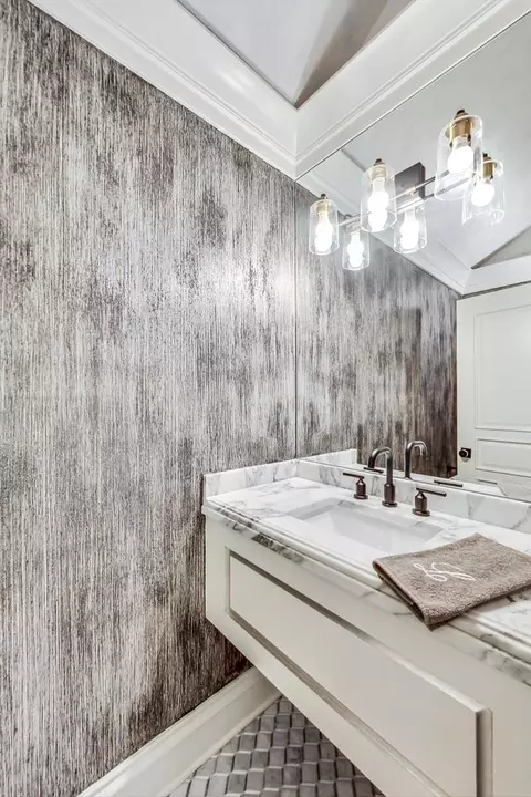 Bath - 633 N Walnut St, Itasca, IL 60143 photo 1 of 6