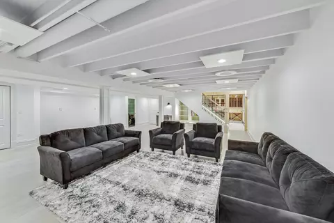 Living - 633 N Walnut St, Itasca, IL 60143 photo 4 of 5