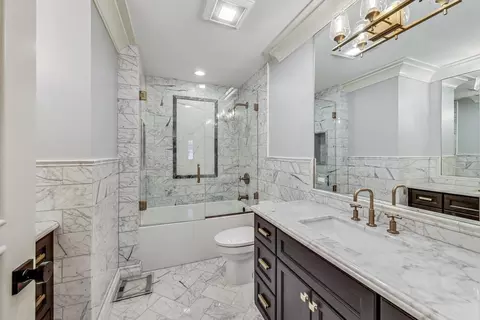 Bath - 633 N Walnut St, Itasca, IL 60143 photo 4 of 6