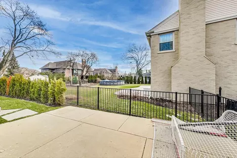 Exterior - 633 N Walnut St, Itasca, IL 60143 photo 13 of 25