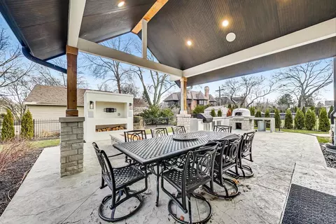 Exterior - 633 N Walnut St, Itasca, IL 60143 photo 9 of 25