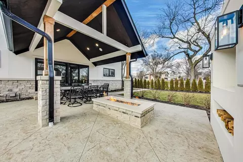 Exterior - 633 N Walnut St, Itasca, IL 60143 photo 18 of 25
