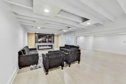 Living - 633 N Walnut St, Itasca, IL 60143 photo 3 of 5