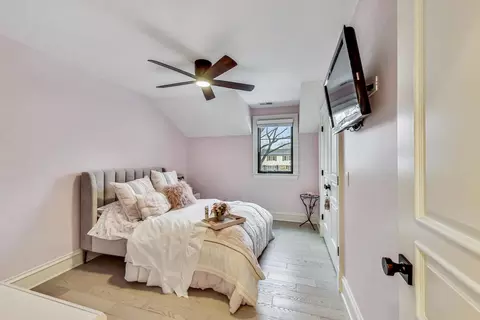 Bedroom - 633 N Walnut St, Itasca, IL 60143 photo 5 of 11