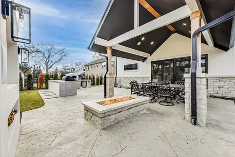 Exterior - 633 N Walnut St, Itasca, IL 60143 photo 24 of 25