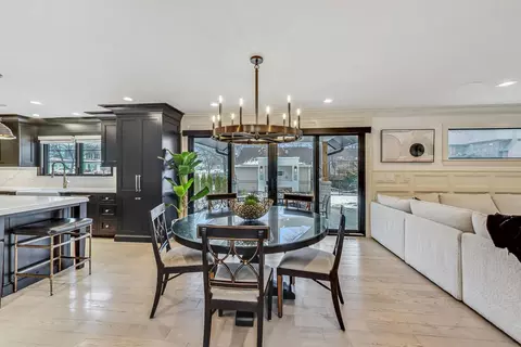Dining - 633 N Walnut St, Itasca, IL 60143 photo 4 of 6