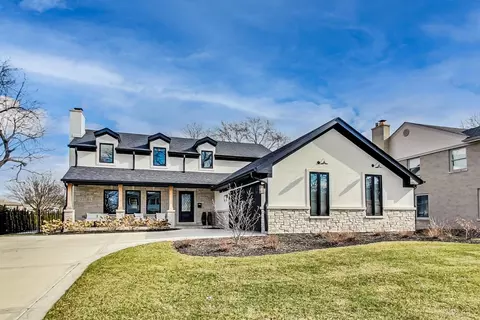 633 N Walnut St, Itasca, IL 60143