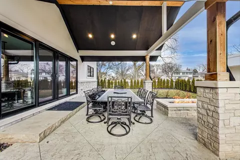 Exterior - 633 N Walnut St, Itasca, IL 60143 photo 20 of 25