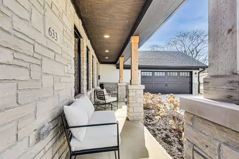 Exterior - 633 N Walnut St, Itasca, IL 60143 photo 5 of 25