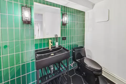 Bath - 633 N Walnut St, Itasca, IL 60143 photo 6 of 6
