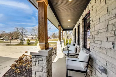 Exterior - 633 N Walnut St, Itasca, IL 60143 photo 4 of 25