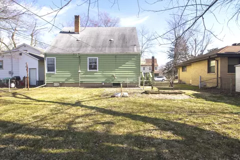 Exterior - 985 S 7th Ave, Kankakee, IL 60901 photo 3 of 3