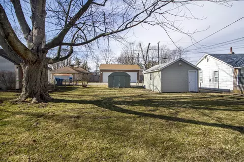 Exterior - 985 S 7th Ave, Kankakee, IL 60901 photo 2 of 3