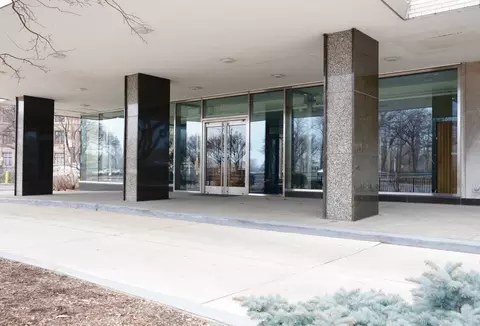 3900 N Lake Shore Dr #21C, Chicago, IL 60613