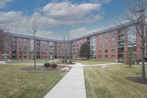 865 E 22nd St #B306, Lombard, IL 60148