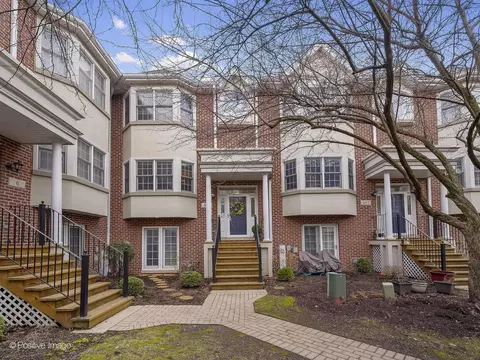 403 W Hillgrove Ave, La Grange, IL 60525