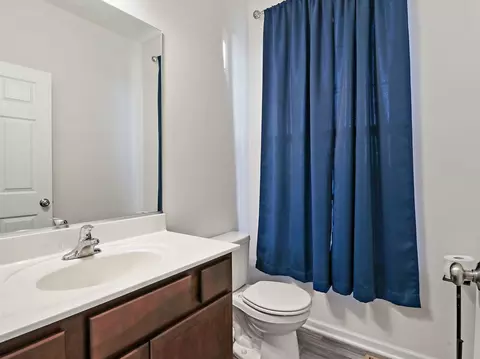 Bath - 2307 Tyler Trl, Mchenry, IL 60051 photo 1 of 3