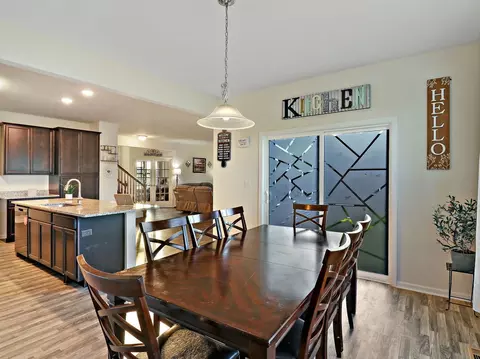 Dining - 2307 Tyler Trl, Mchenry, IL 60051 photo 2 of 2