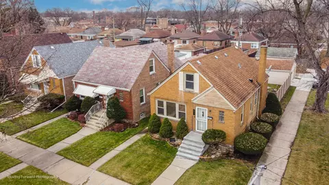 8900 S East End Ave, Chicago, IL 60617