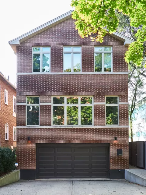 2214 N Rockwell St, Chicago, IL 60647