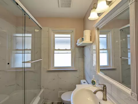 Bath - 1406 Dobson St, Evanston, IL 60202 photo 1 of 3