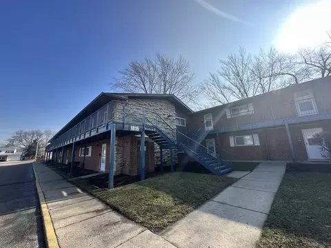 1815 Whitechapel Dr #2C, Mount Prospect, IL 60056
