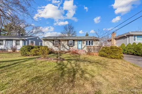 515 Cheyenne Dr, Lake In The Hills, IL 60156