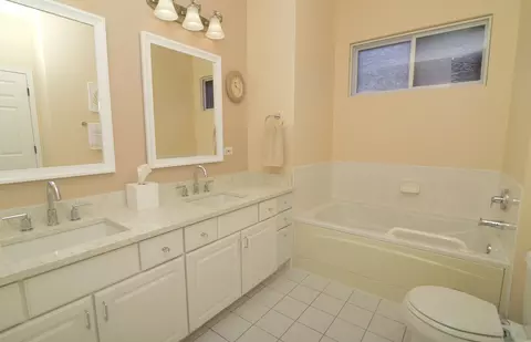 Bath - 13719 S Redbud Dr, Plainfield, IL 60544 photo 3 of 4