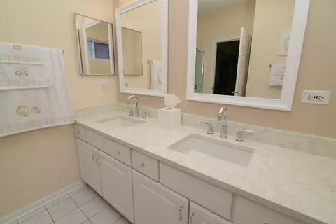 Bath - 13719 S Redbud Dr, Plainfield, IL 60544 photo 1 of 4