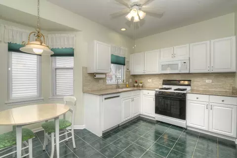 Kitchen - 13719 S Redbud Dr, Plainfield, IL 60544 photo 1 of 4