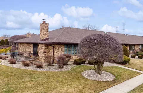 8316 Aspen Ln, Tinley Park, IL 60477