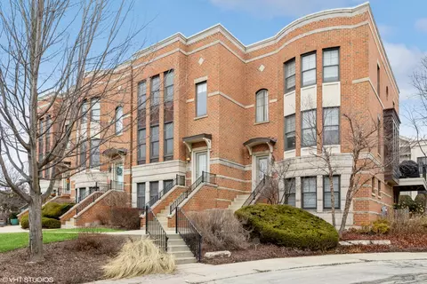 13 Busse Hwy, Park Ridge, IL 60068