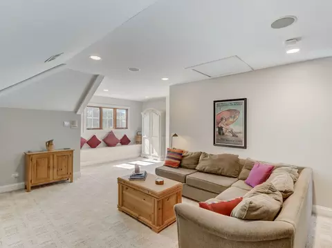 Living - 110 E Wilson St, Elmhurst, IL 60126 photo 6 of 10