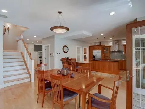 Dining - 110 E Wilson St, Elmhurst, IL 60126 photo 2 of 6