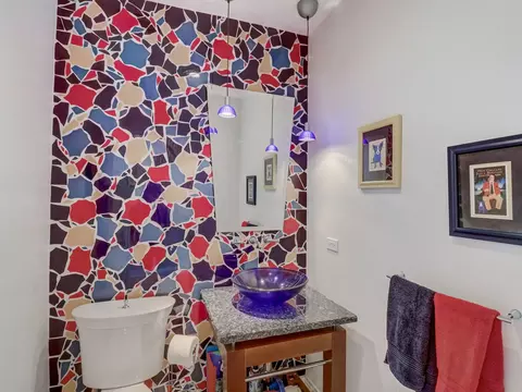 Bath - 110 E Wilson St, Elmhurst, IL 60126 photo 1 of 8