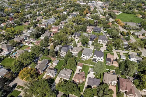 View/Area - 110 E Wilson St, Elmhurst, IL 60126 photo 3 of 3